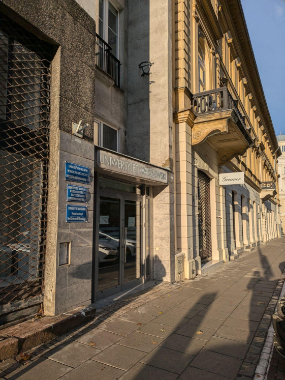 kamienica przy ul. Żurawiej w Warszawie